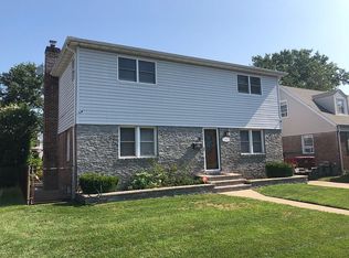 149 Strattford Rd, New Hyde Park, NY 11040