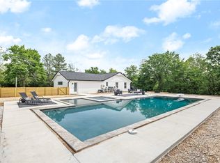 1121 S Barrington Rd, Springdale, AR 72762