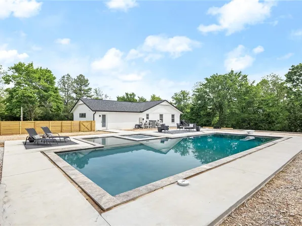 1121 S Barrington Rd, Springdale, AR 72762