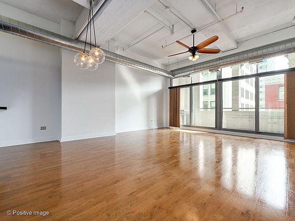 2nd image of 565 W Quincy St Unit 718