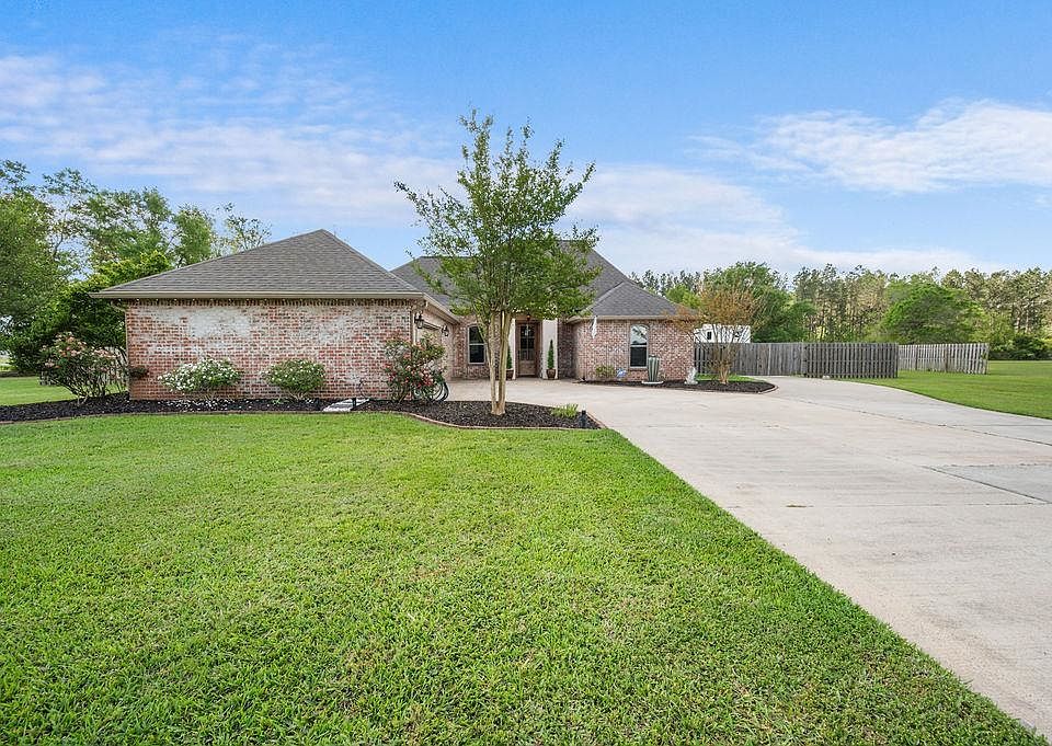 1st image of 129 Landry Dr
