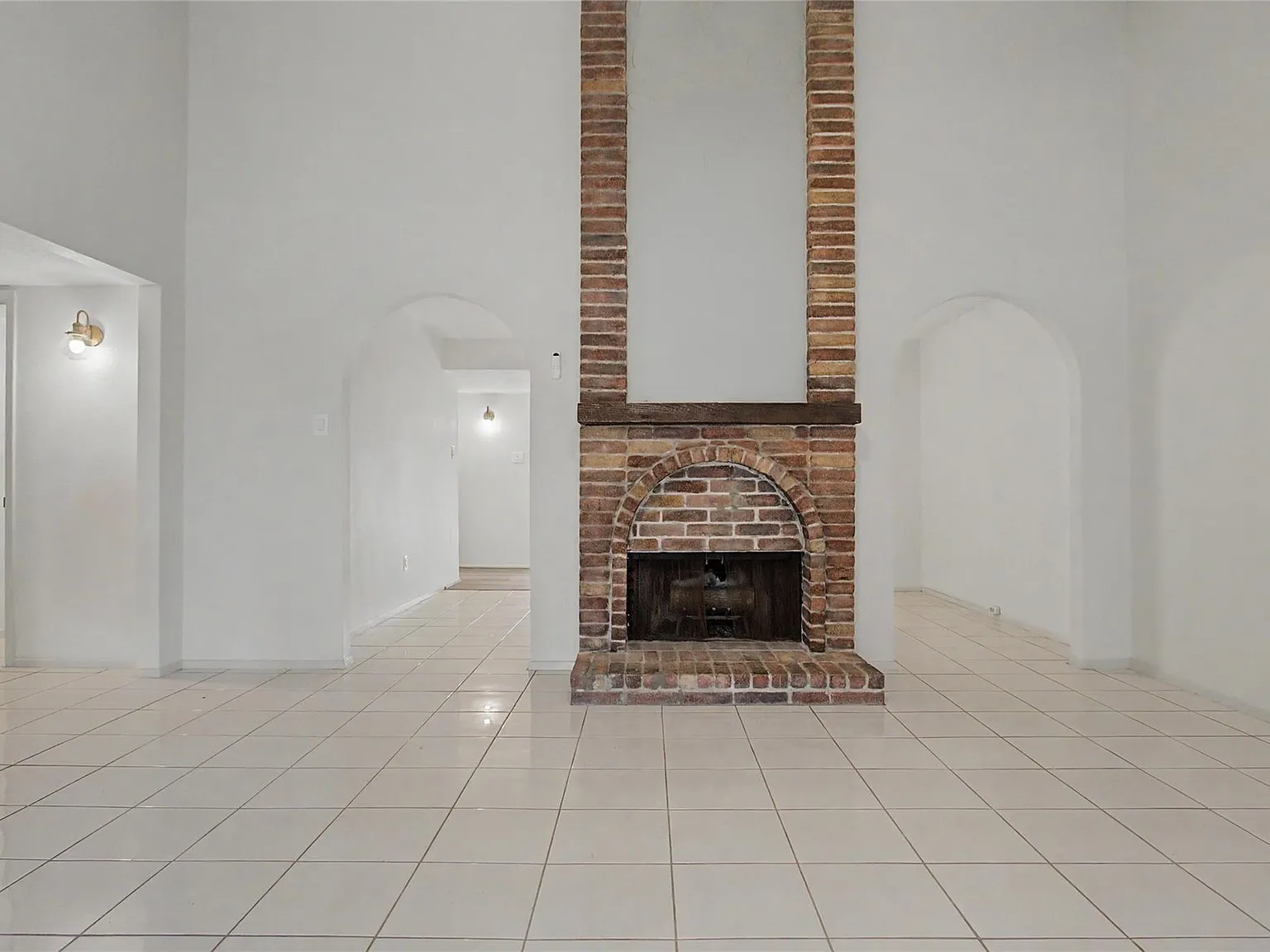 3 bed, 2.0 bath, 1523 sqft, $1,750 — Photo 2