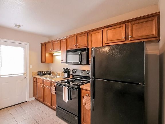 2nd image of 535 Lafayette Rd APT I-1
