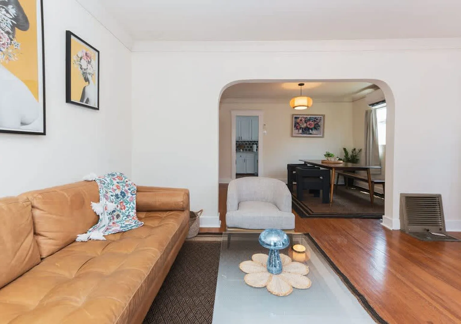 Quaint Updated 2bd/1bth Cottage Near Larchmont — Photo 2