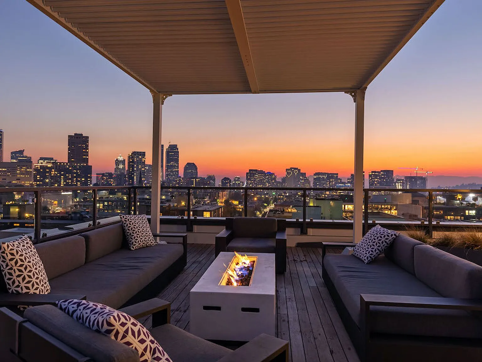 Solis Apartments — Photo 3
