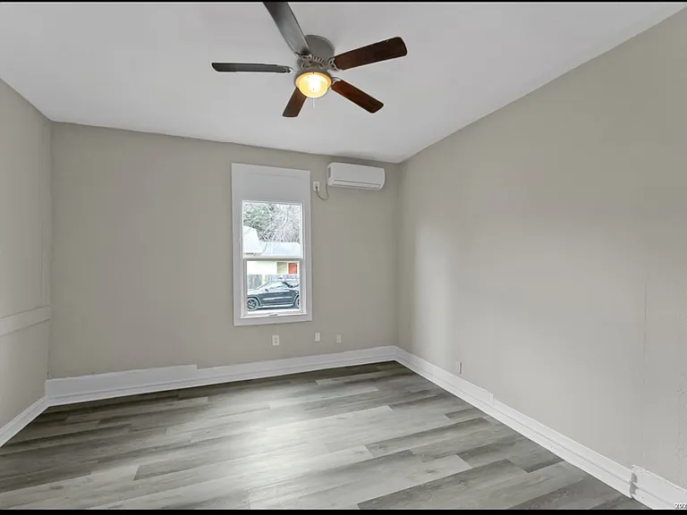 146 Fairview Ave #1 — Photo 4