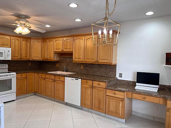 4th image of 1260 NW 20th Avenue #203