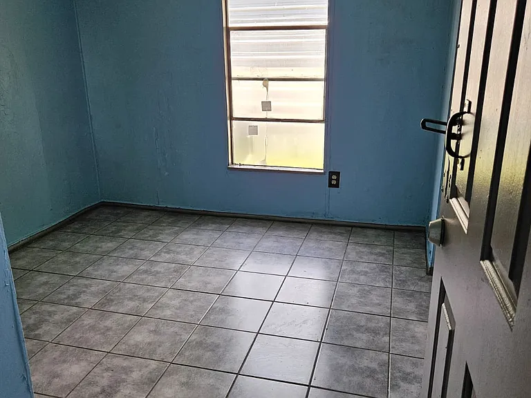 511 E Oakdale St #20 — Photo 6