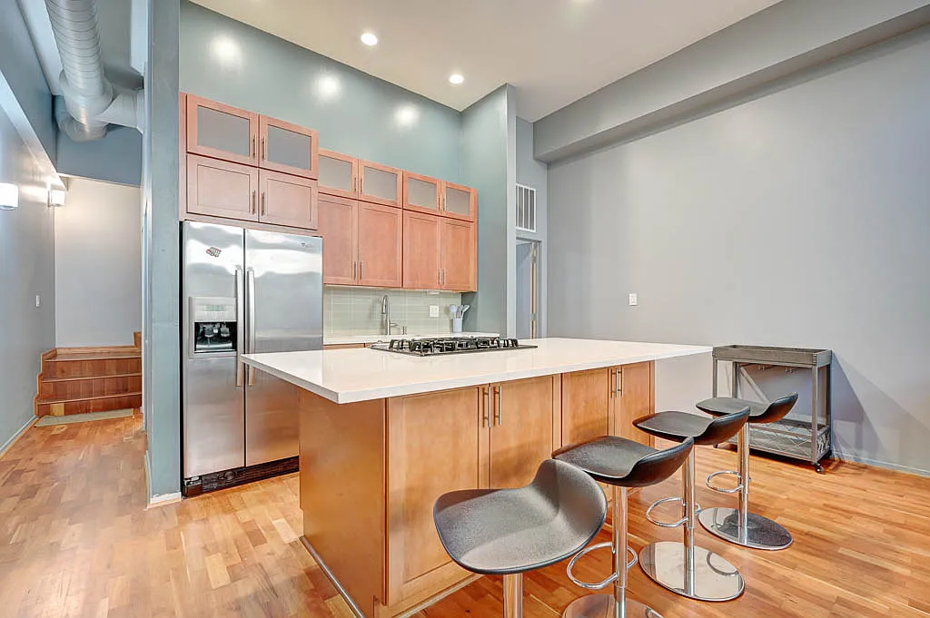 Building Photo - 1760 W Wrightwood Ave #115