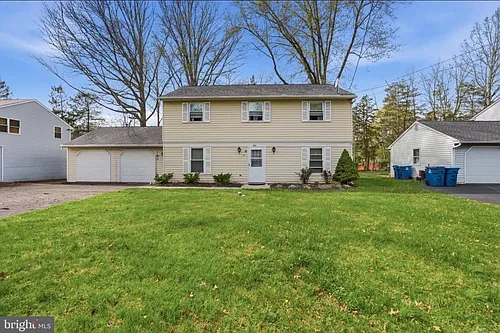 311 E Park Ave Photo 1