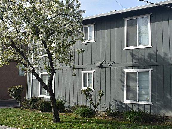 2nd image of 1227 N Commerce St APT 5