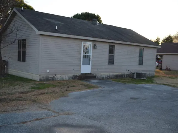 300 Southfield Dr, Harrisburg, AR 72432