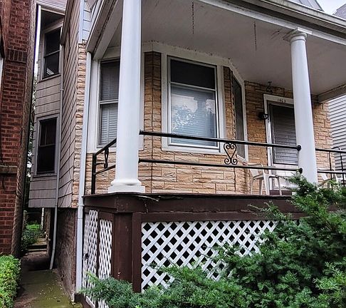 2nd image of 1463 W Farragut Ave
