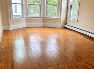 84 Main St APT 3, Amesbury, MA 01913