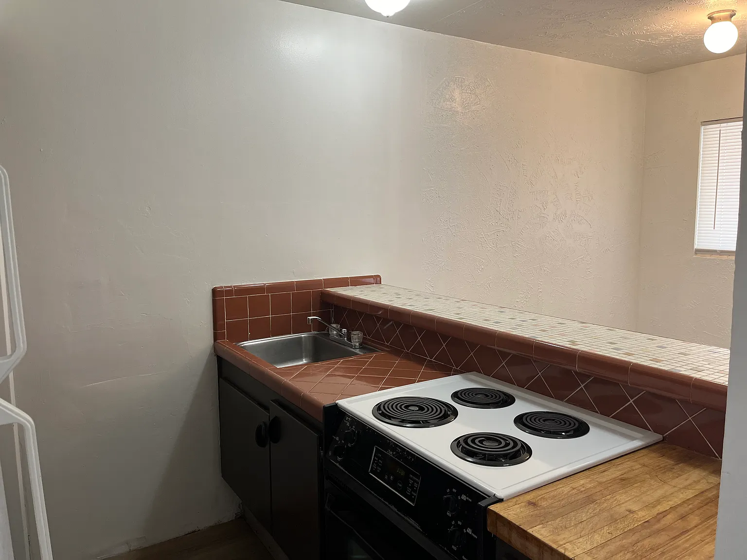 Updated Albuquerque 1 Bedroom with Unique Built Ins — Photo 3