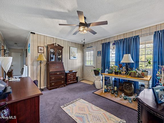 5th image of 458 Bayview Drive