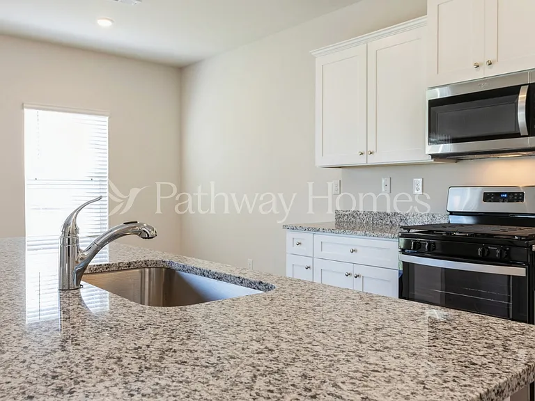 2327 Alberto Dr — Photo 7