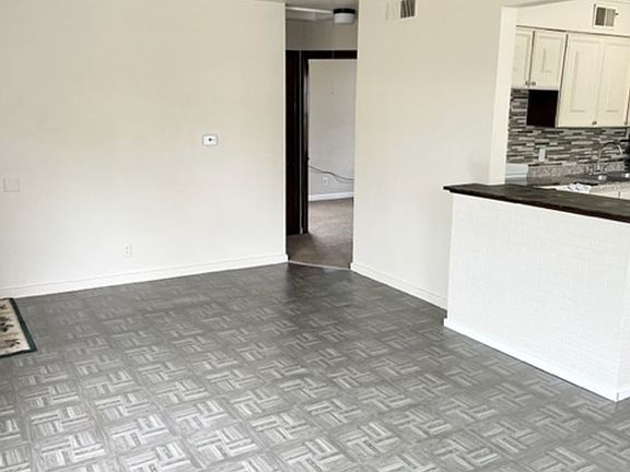 5th image of 1022 S Tonti Cir