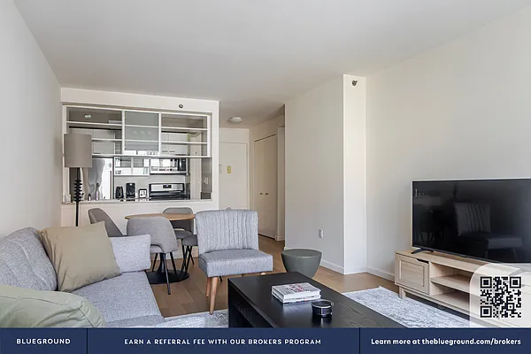 Rented by The Blueground | media 4