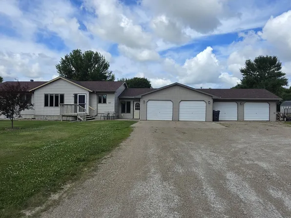 12867 E Pleasant Valley Dr, Aberdeen, SD 57401