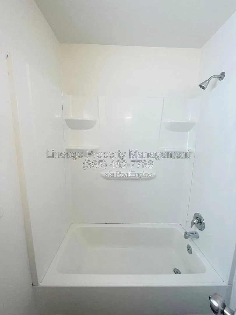 2 bed, 1.0 bath, $1,350 — Photo 4