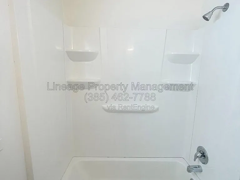1054 W 1520 N #B — Photo 4