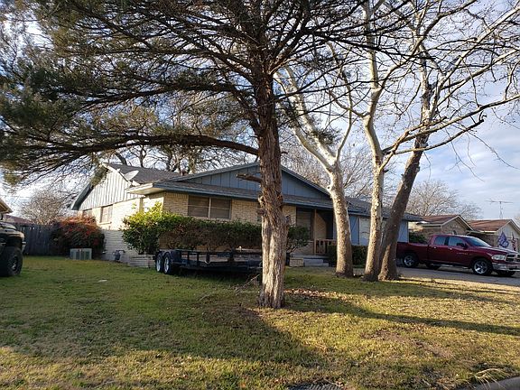 3rd image of 812 Hillside Dr