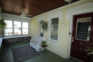5th image of 1006 Western Ave
