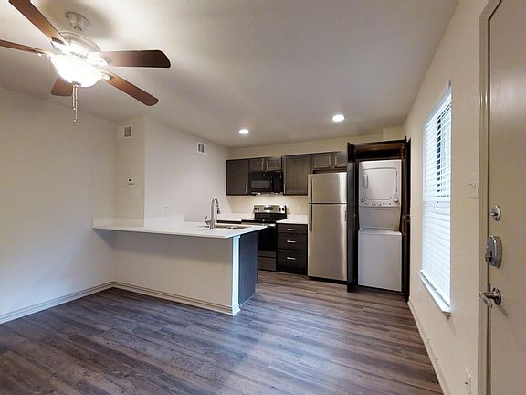 3rd image of 3914 Bowser Ave #A1r