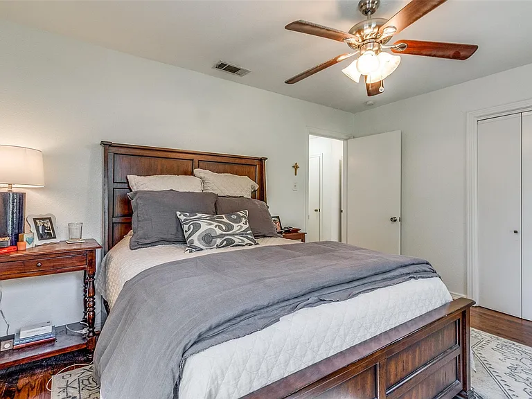 3732 Seguin Dr — Photo 2