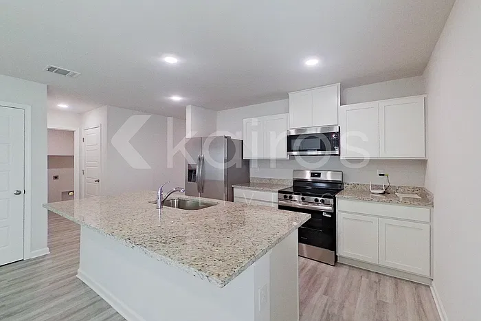 3 bed, 2.0 bath, 1276 sqft, $1,795 — Photo 3