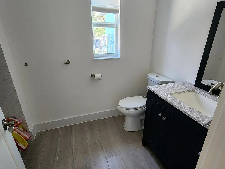 100 N Ocean Ln — Photo 15