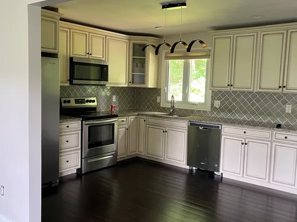 (undisclosed Address), Waterbury, CT 06706