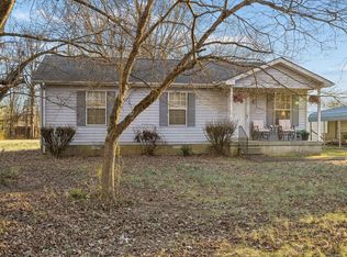 1337 Oaklawn Rd, Chapmansboro, TN 37035