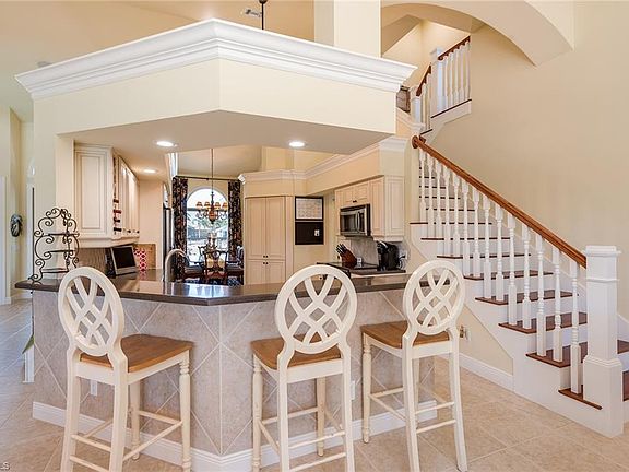 5th image of 325 Marquesas Ct