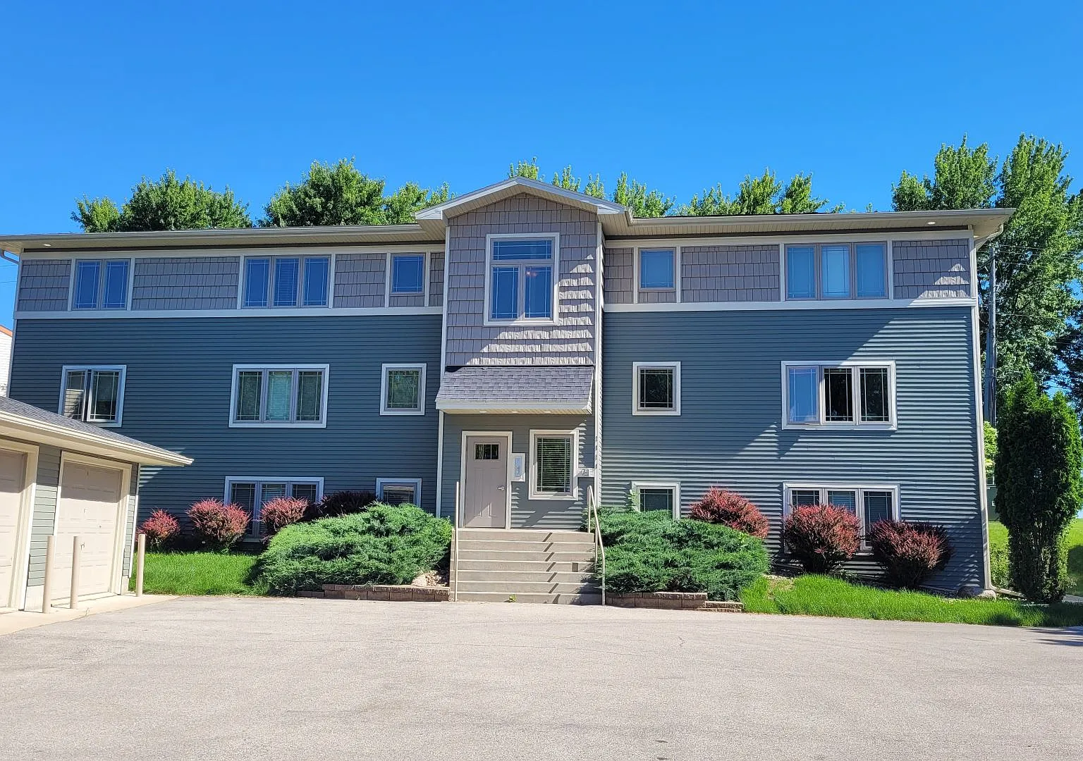 1 bed, 716 sqft, $1,050 — Photo 1