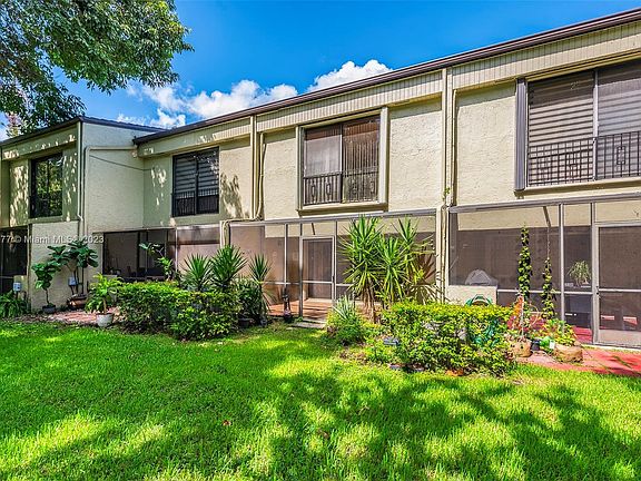 4th image of 3869 Estepona Ave #3869