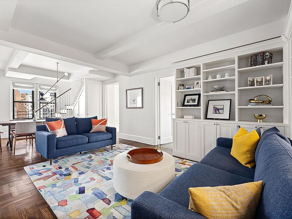 1st image of 49 W 72nd St