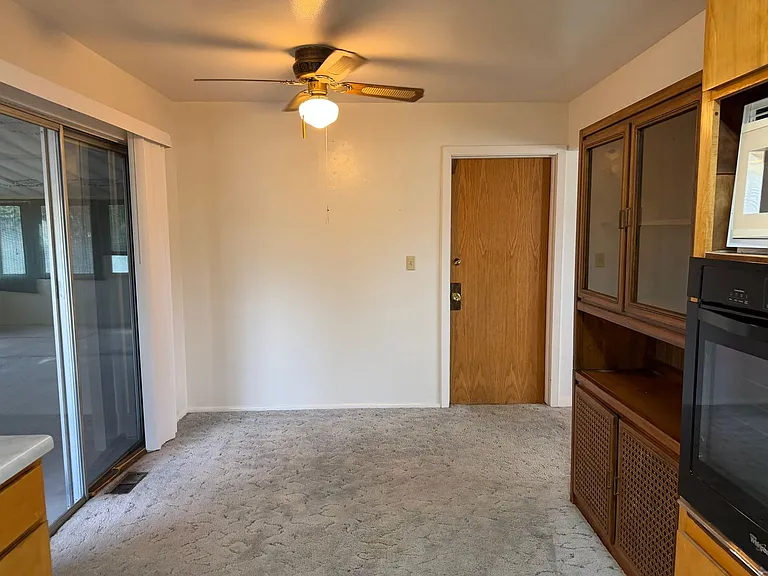 2636 Hickory Dr — Photo 8