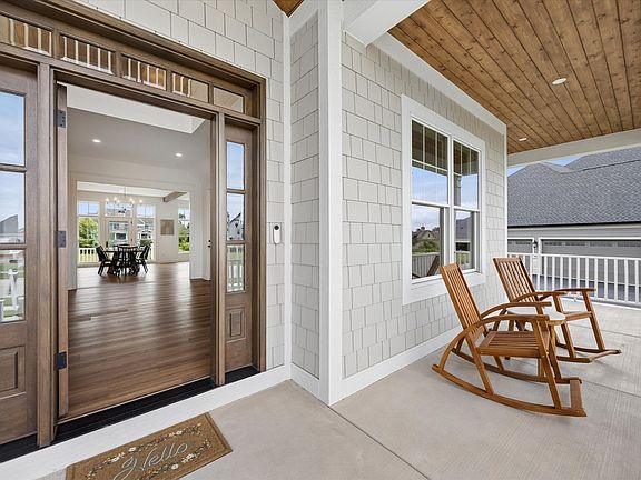 4th image of 995 Redbud Ln