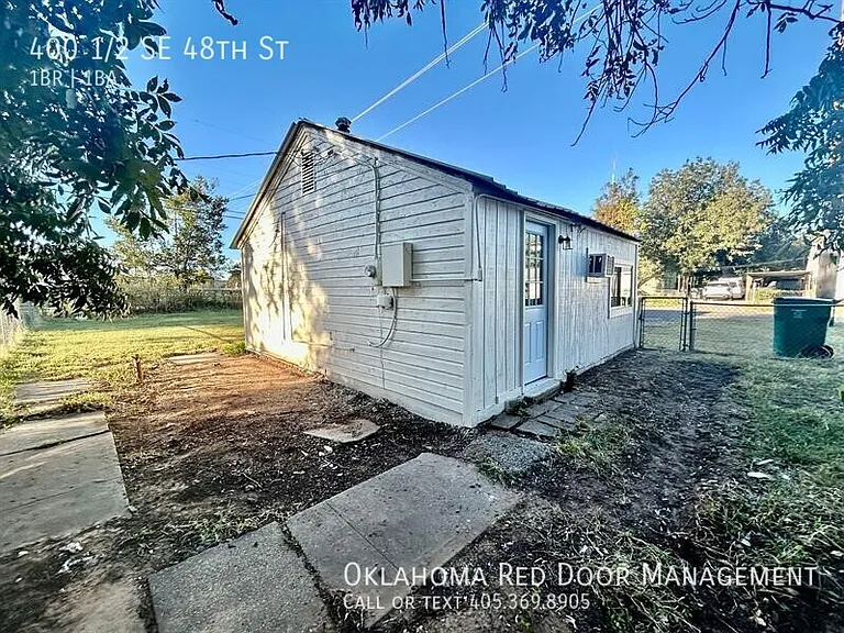 400 1/2 SE 48th St — Photo 5