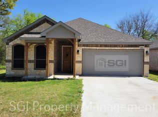 303 Dixon St, Terrell, TX 75160