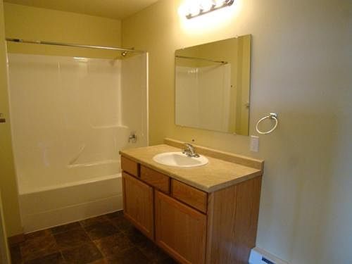5th image of 301 N 104th St Unit 202
