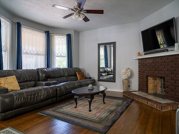 3rd image of 328 W 11th St
