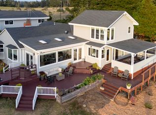 32751 Navarro Ridge Rd, Albion, CA 95410