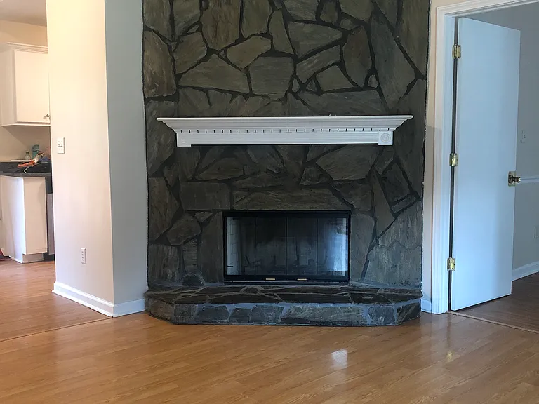 118 Clifford Ct — Photo 4