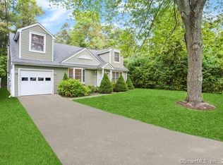 7 Gerald Ct, Riverside, CT 06878