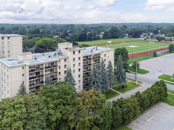 6390 Huggins St #209, Niagara Falls, ON L2J 1H1