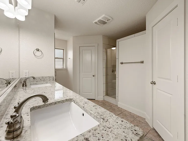 6728 Fair Meadows Dr — Photo 9