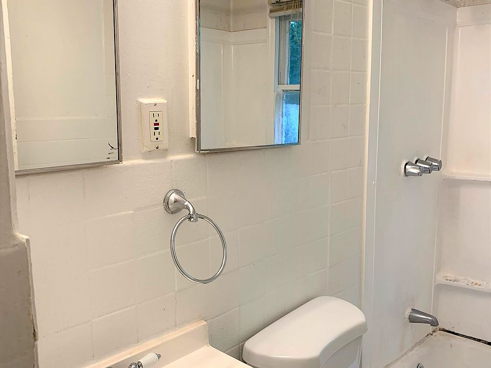 1st image of 1005 Hampton St NW
